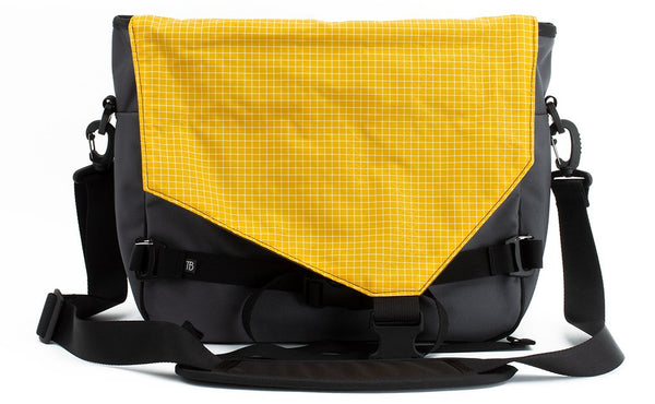 The Maker's Bag in Nebulous Grey (Medium grey )525 Ballistic with a Solaris (yellow with white grid) 200 Halcyon interior.